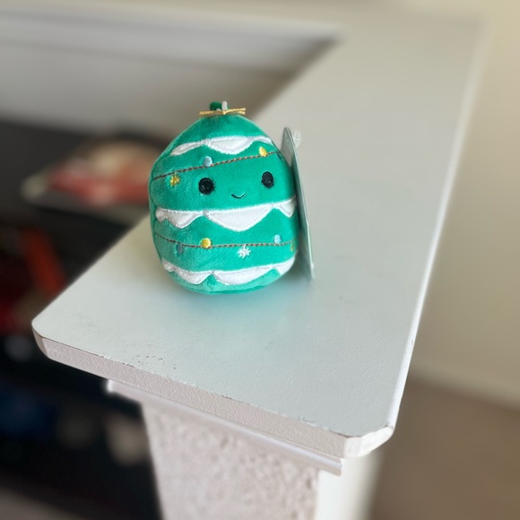 New Johann the Christmas tree Squishmallows clip - Picture 3 of 9